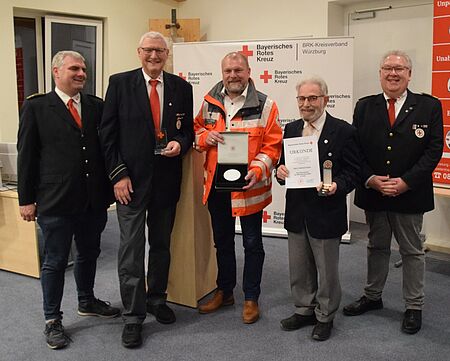 Gruppenbild mit den Geehrten